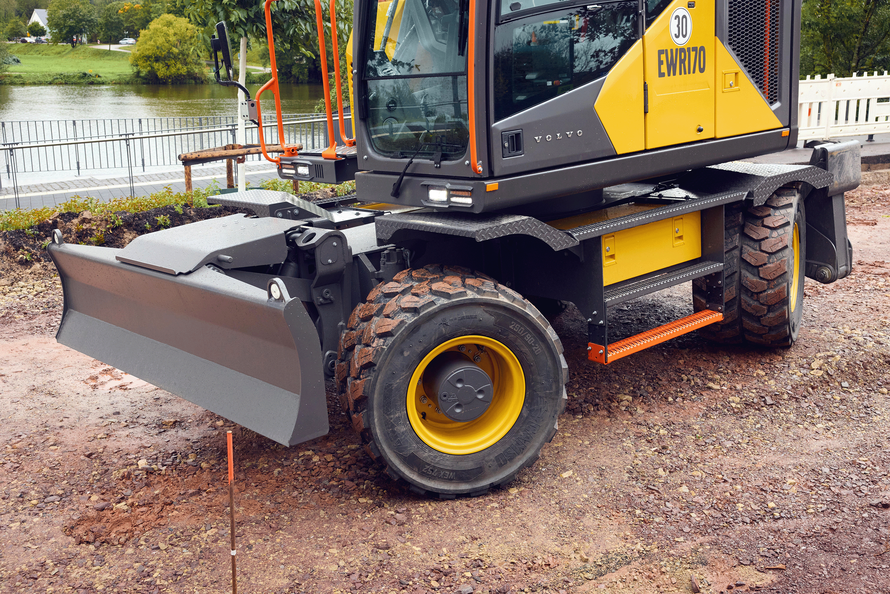 Tracción a Las 4 Ruedas de las EWR150F Y EWR170R